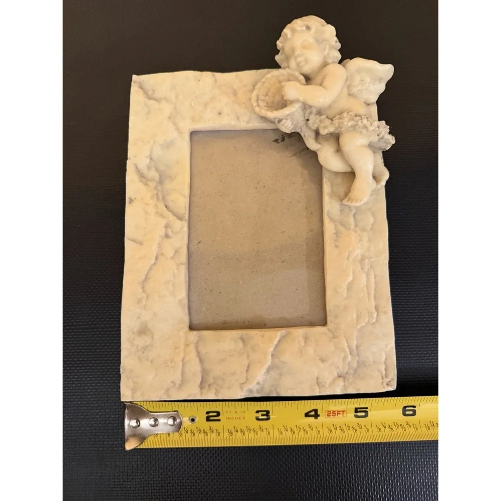 Vintage Cherub Angel Cream Resin 3D Picture Frame 3x4 Inches Window 7x6 Inches